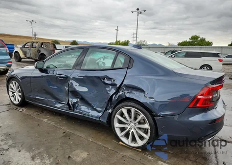 2020 Volvo S60 T6 Momentum z USA, uszkodzony, nr VIN 7JRA22TK4LG056818